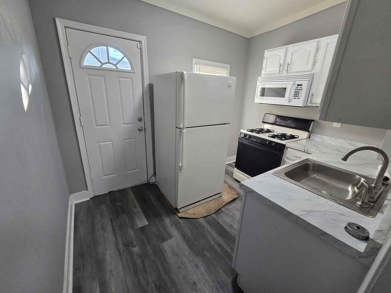 308 Clayton St #1 - Photo 6 of 13