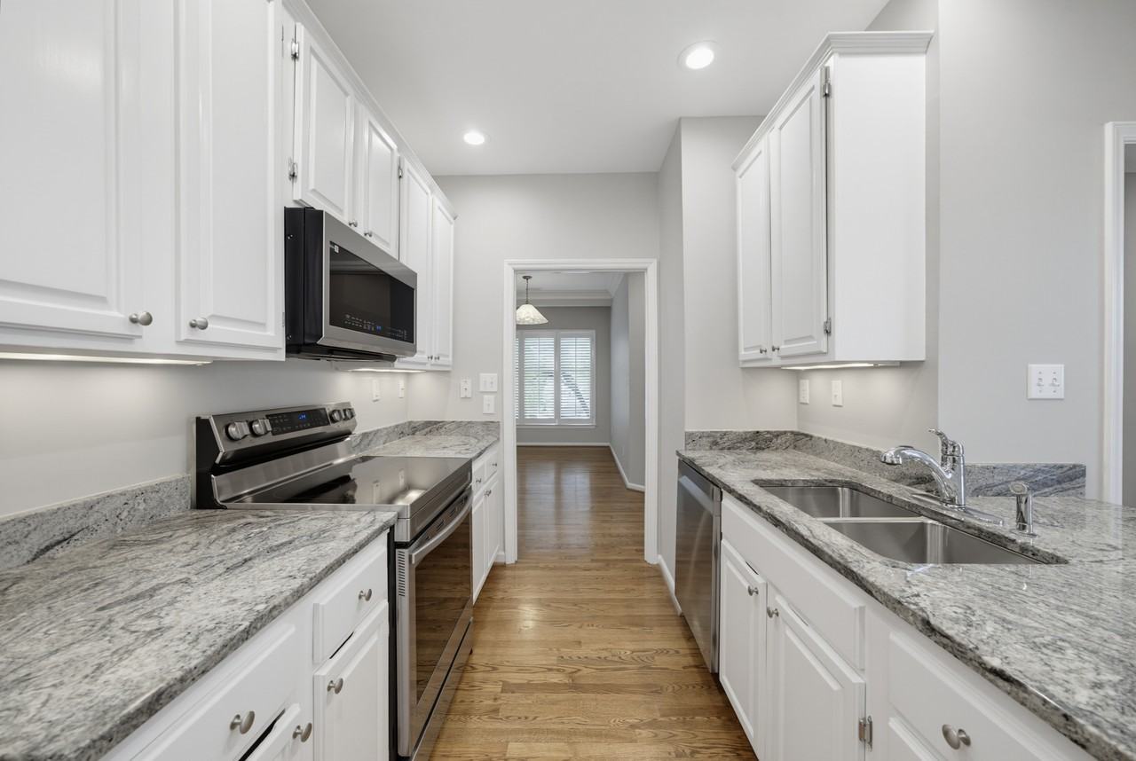 761 Bishops Park Dr #201 - Photo 7 of 31