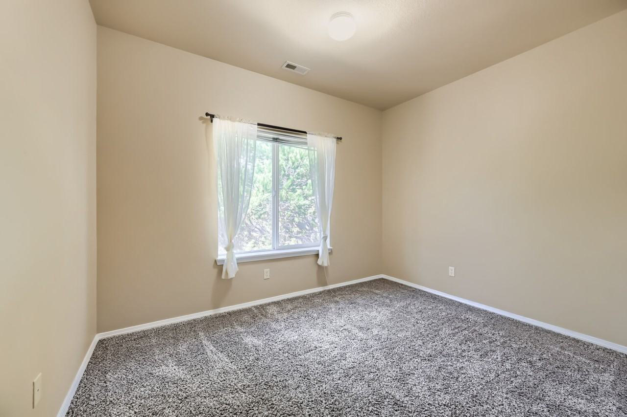 3060 Mandalay Grv #7 - Photo 6 of 18