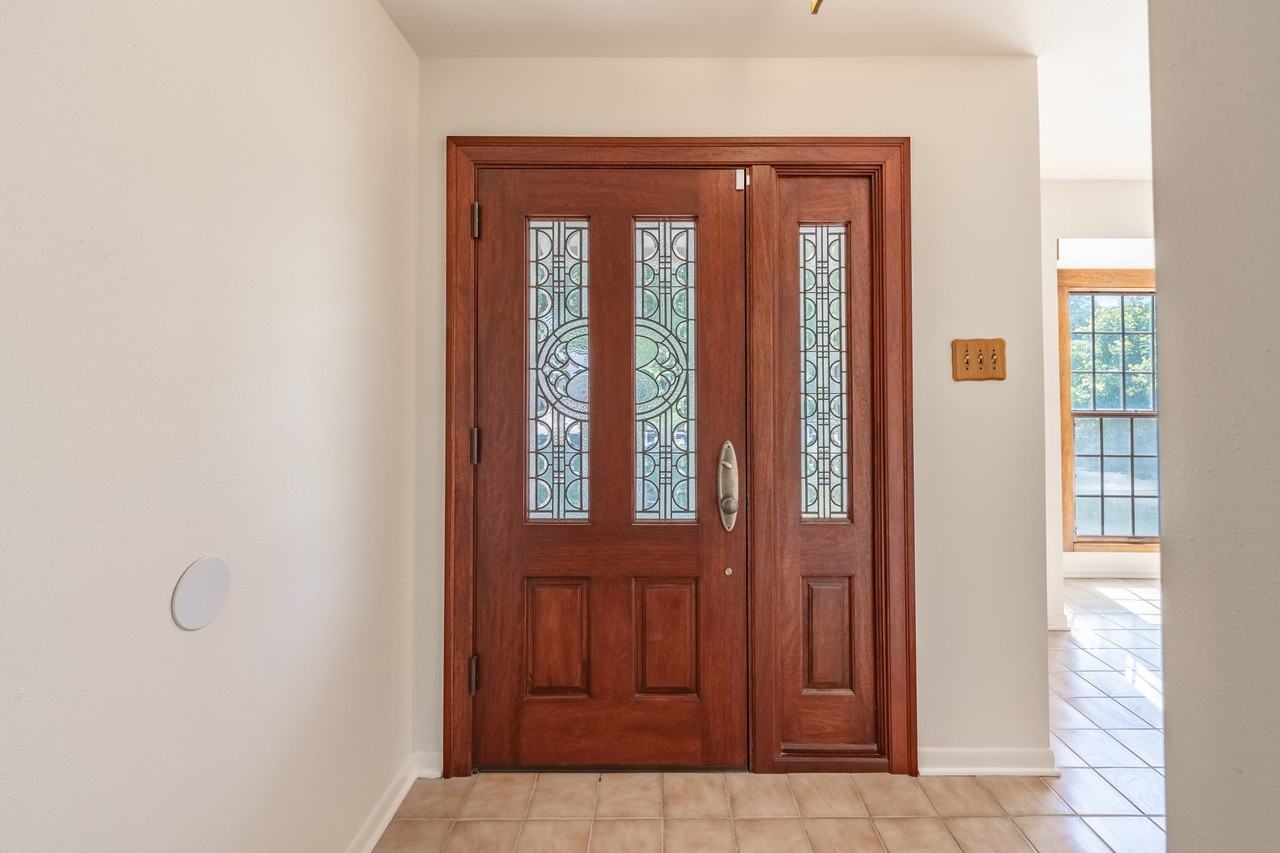 7722 Pinebrook Dr #1 - Photo 4 of 16