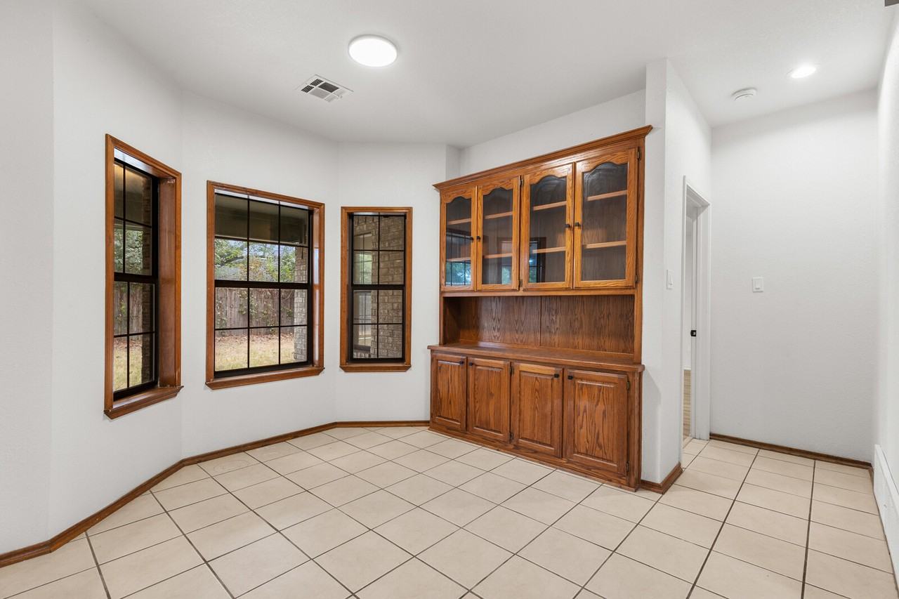 2000 Dan Rowe St #1 - Photo 5 of 10