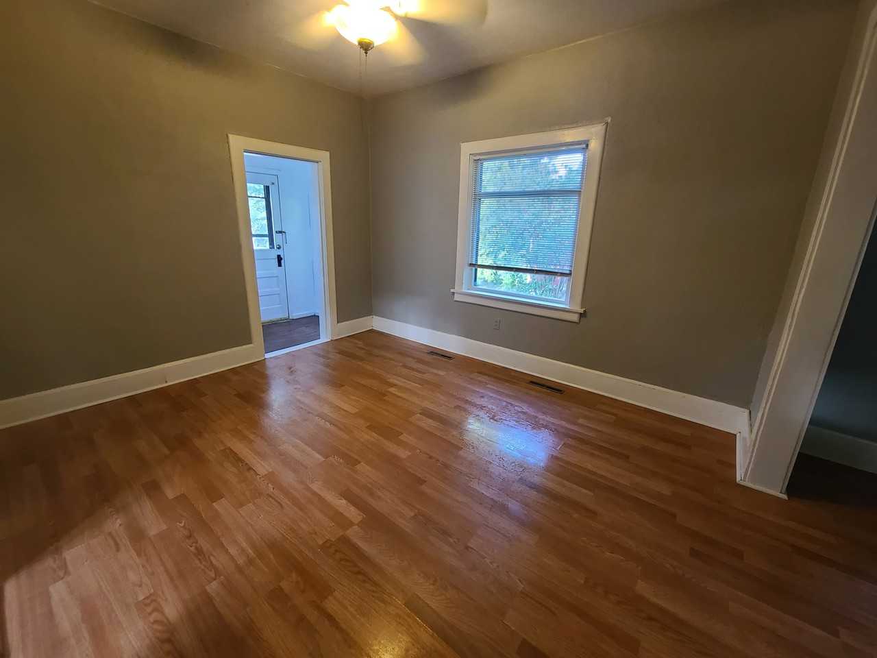 637 W Laurel St #1 - Photo 2 of 15