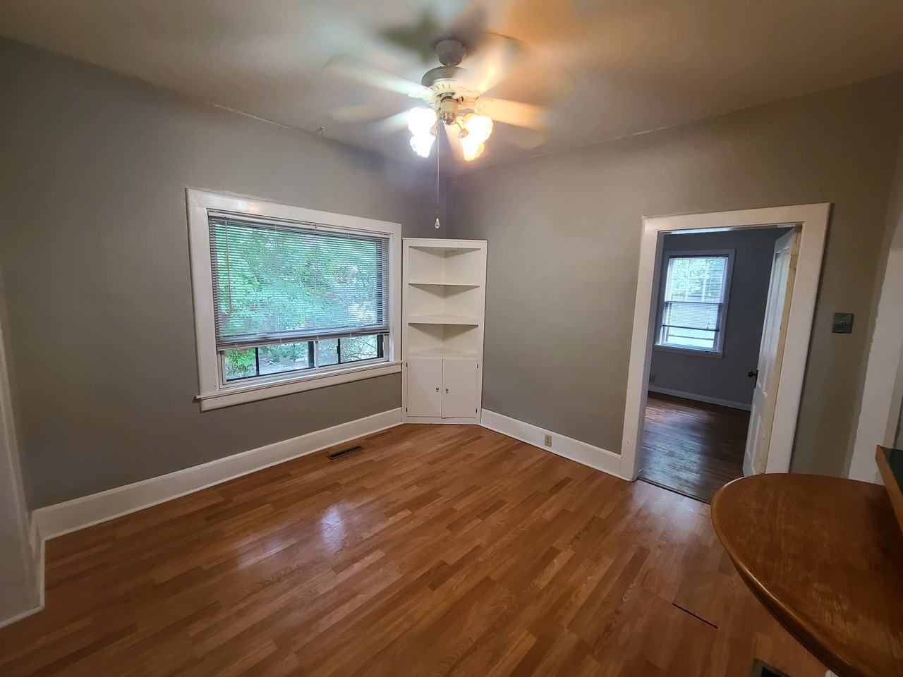 637 W Laurel St #1 - Photo 3 of 15
