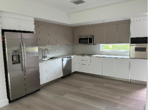 816 84th St #4 - Photo 6 of 13