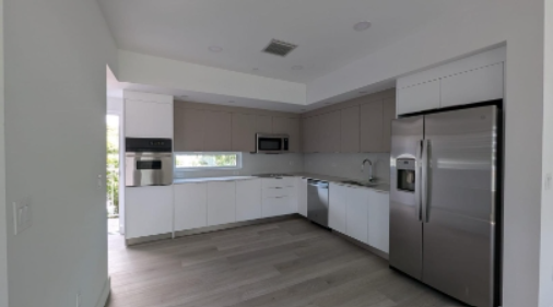 816 84th St #4 - Photo 7 of 13