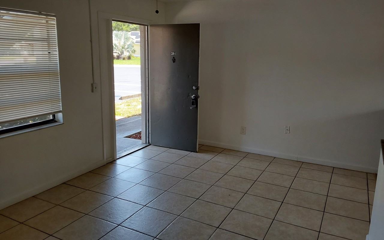2142 Bradford St #304 - Photo 4 of 6