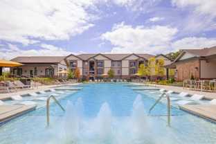 One White Oak Apartments - Photo 1 of 1