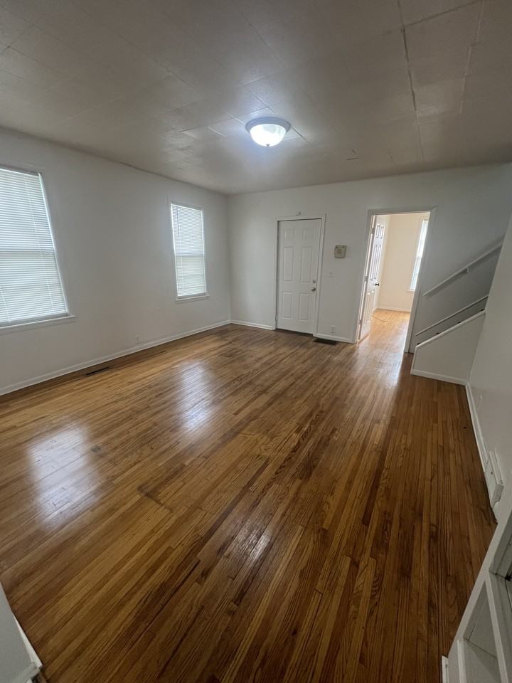 349 Case Ave #1 - Photo 2 of 11