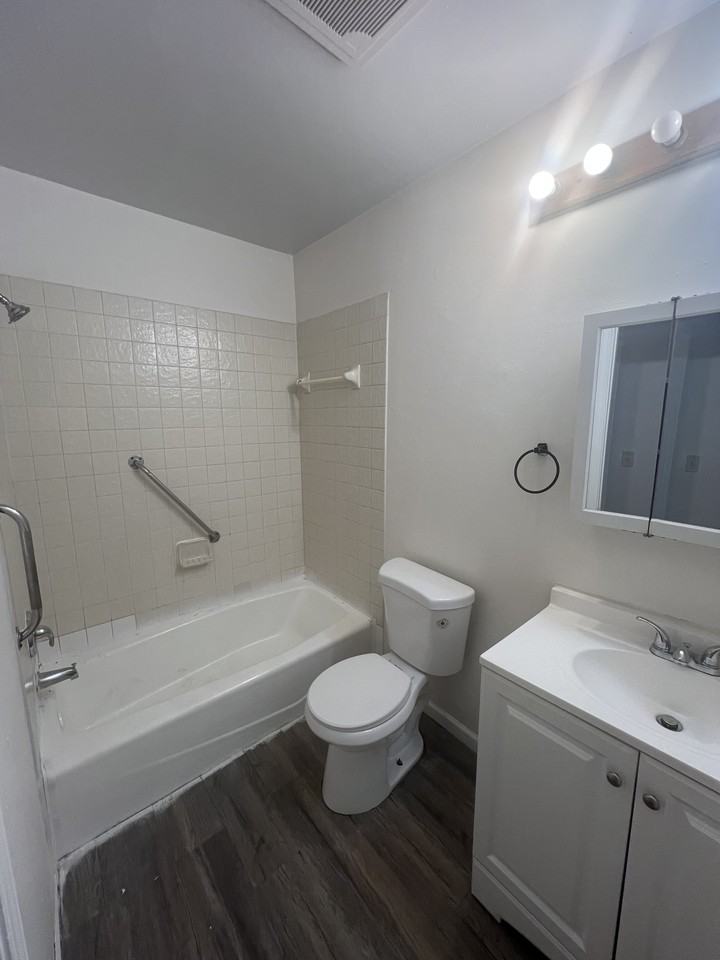 93 Atwater St #1 - Photo 4 of 9