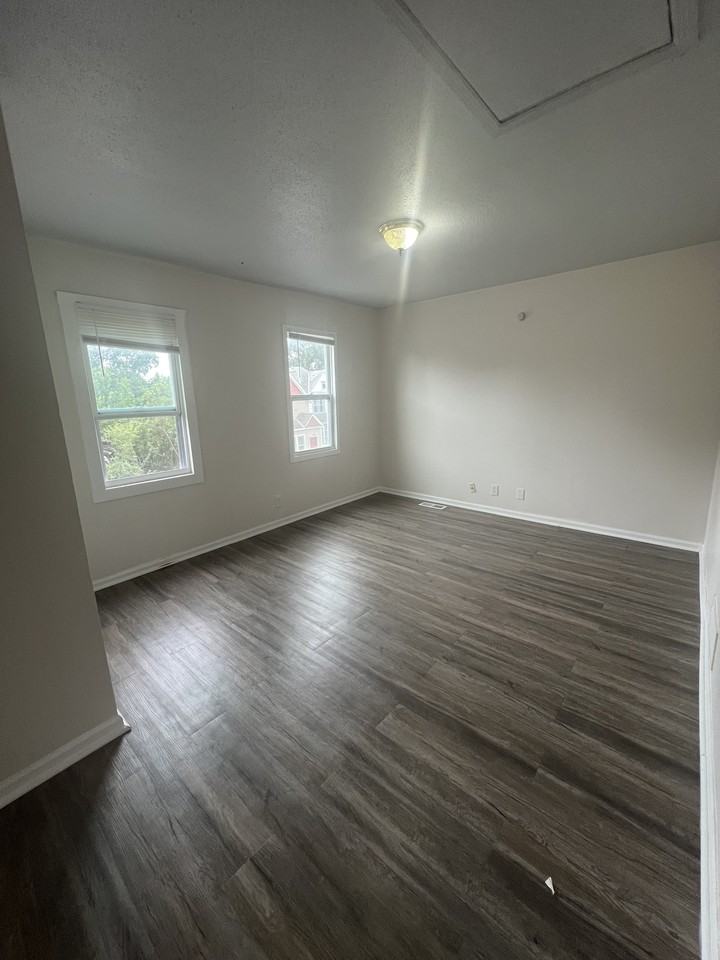 93 Atwater St #1 - Photo 6 of 9