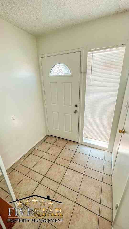 Apartment for Rent on 3311 Union Avenue - Photo 3 of 30