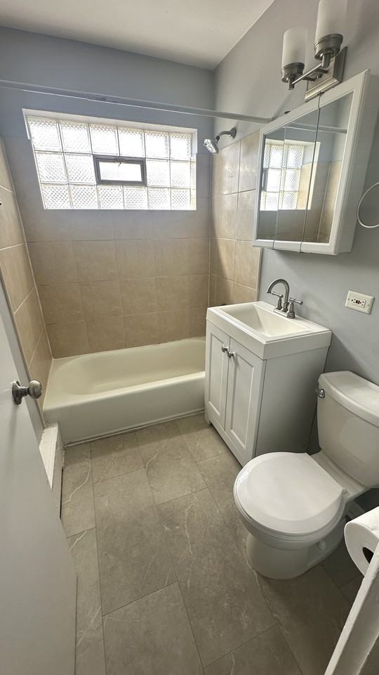 106 South Kenmore AvenueApt D #D - Photo 5 of 7