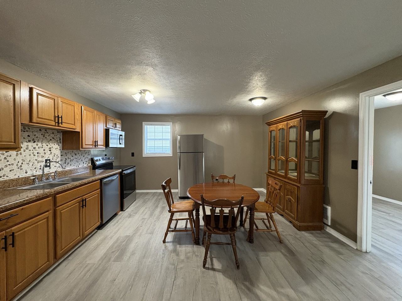 1114 Knight St #1 - Photo 5 of 24