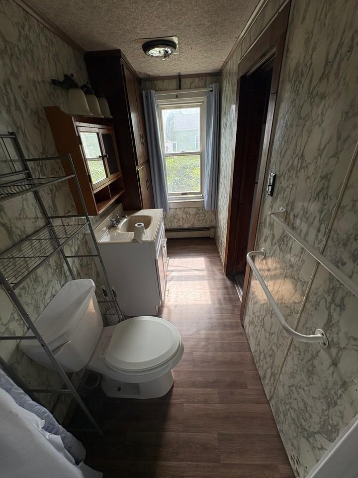 610 Pine St #610 - Photo 7 of 12