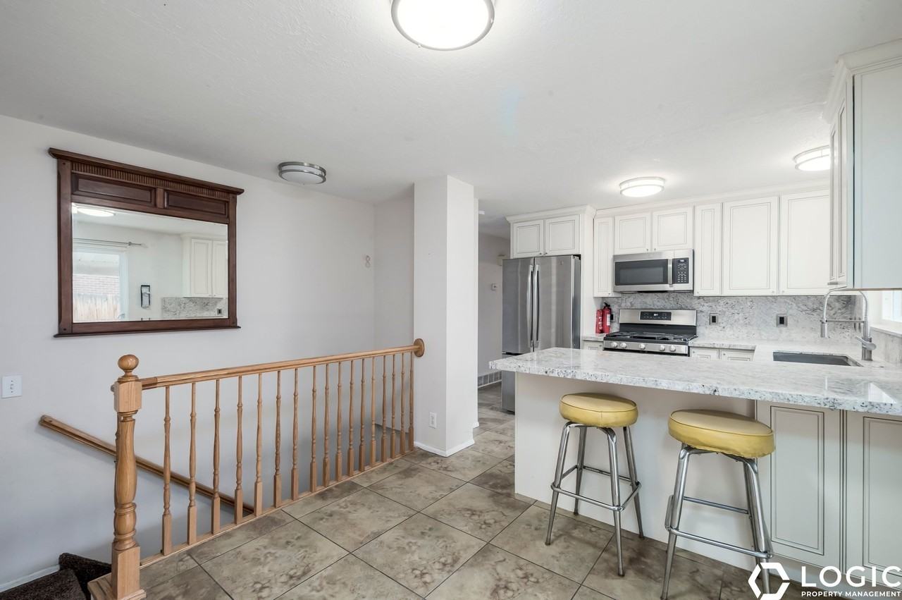 12055 S Cinnamon Ridge Rd - Photo 6 of 20