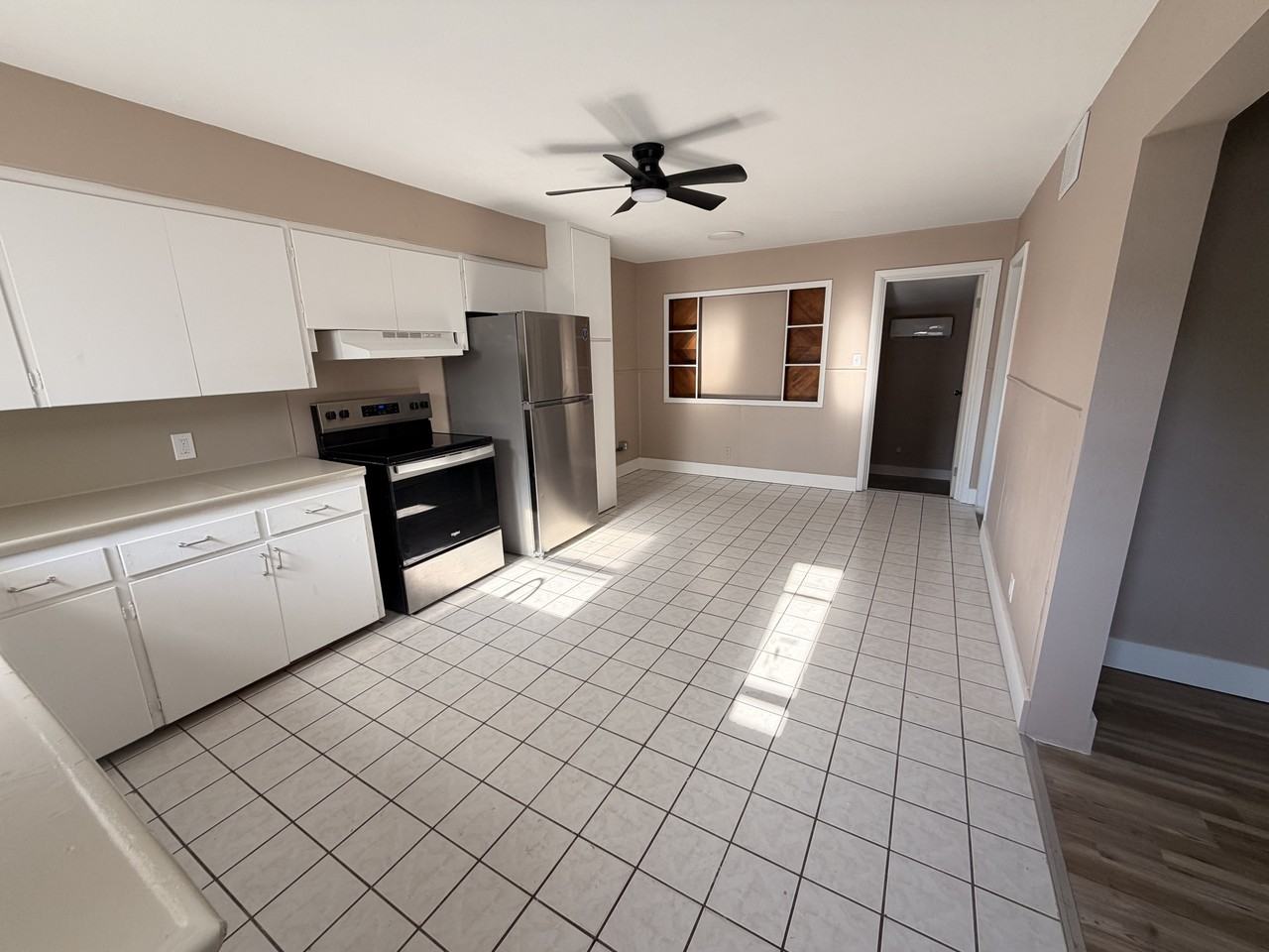 1004 N Plum St #1 - Photo 4 of 10
