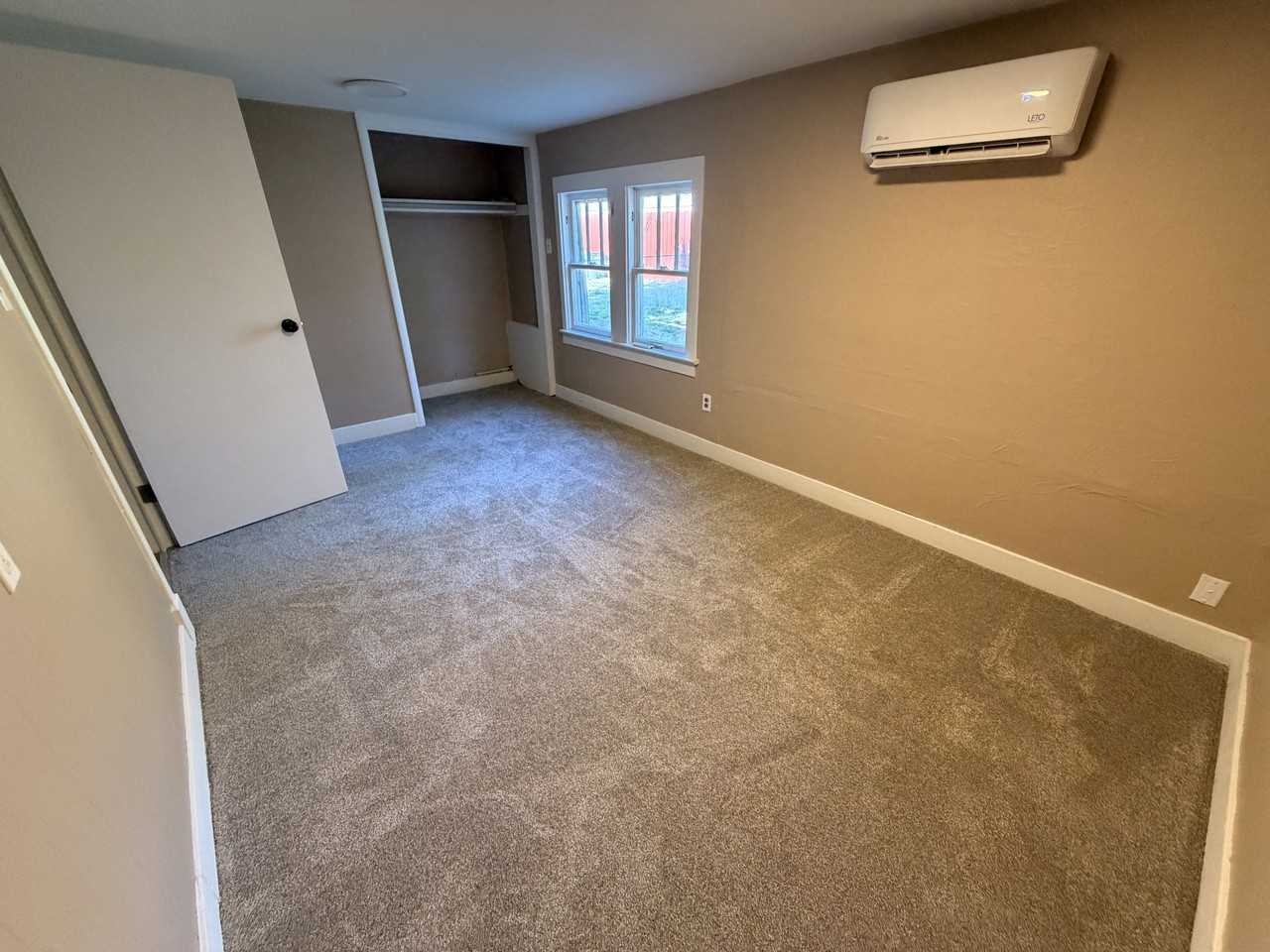 1004 N Plum St #1 - Photo 7 of 10