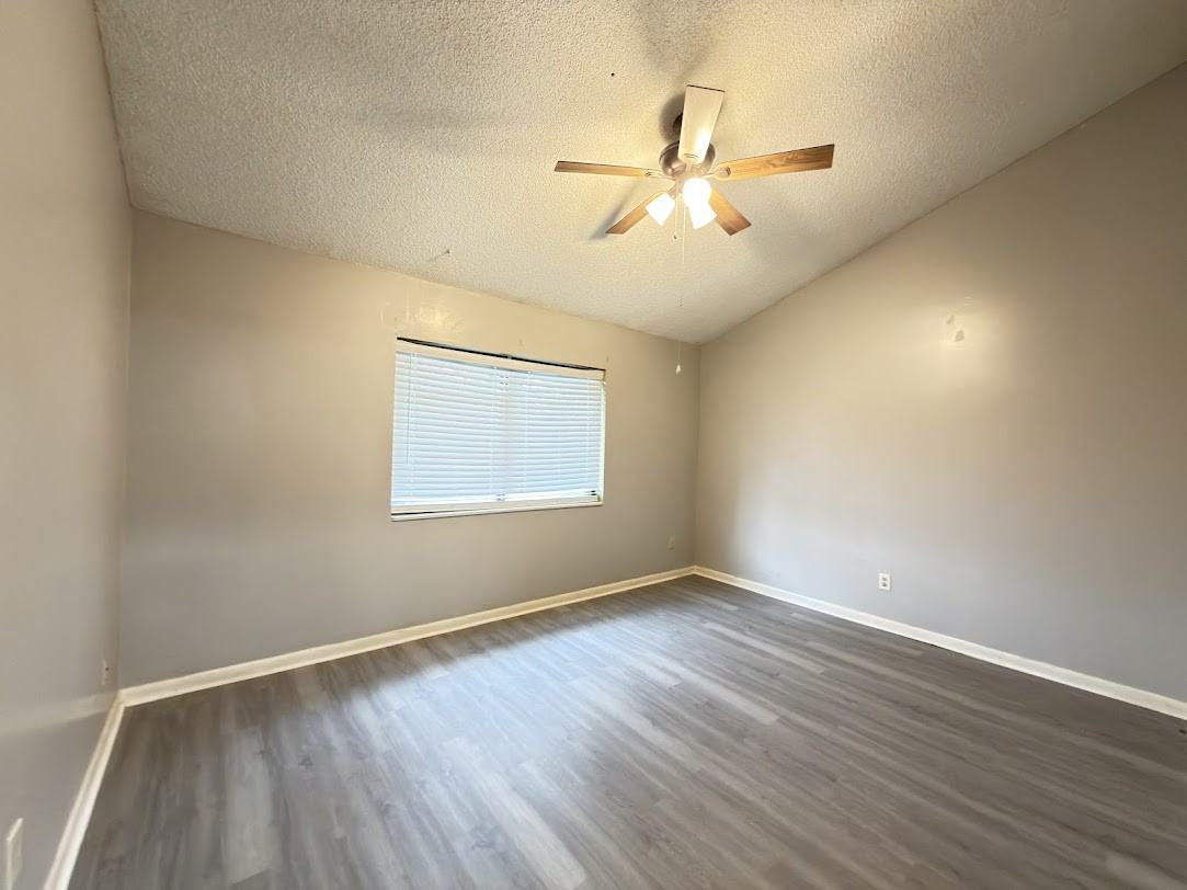 1307 Baytree Dr #D - Photo 4 of 17