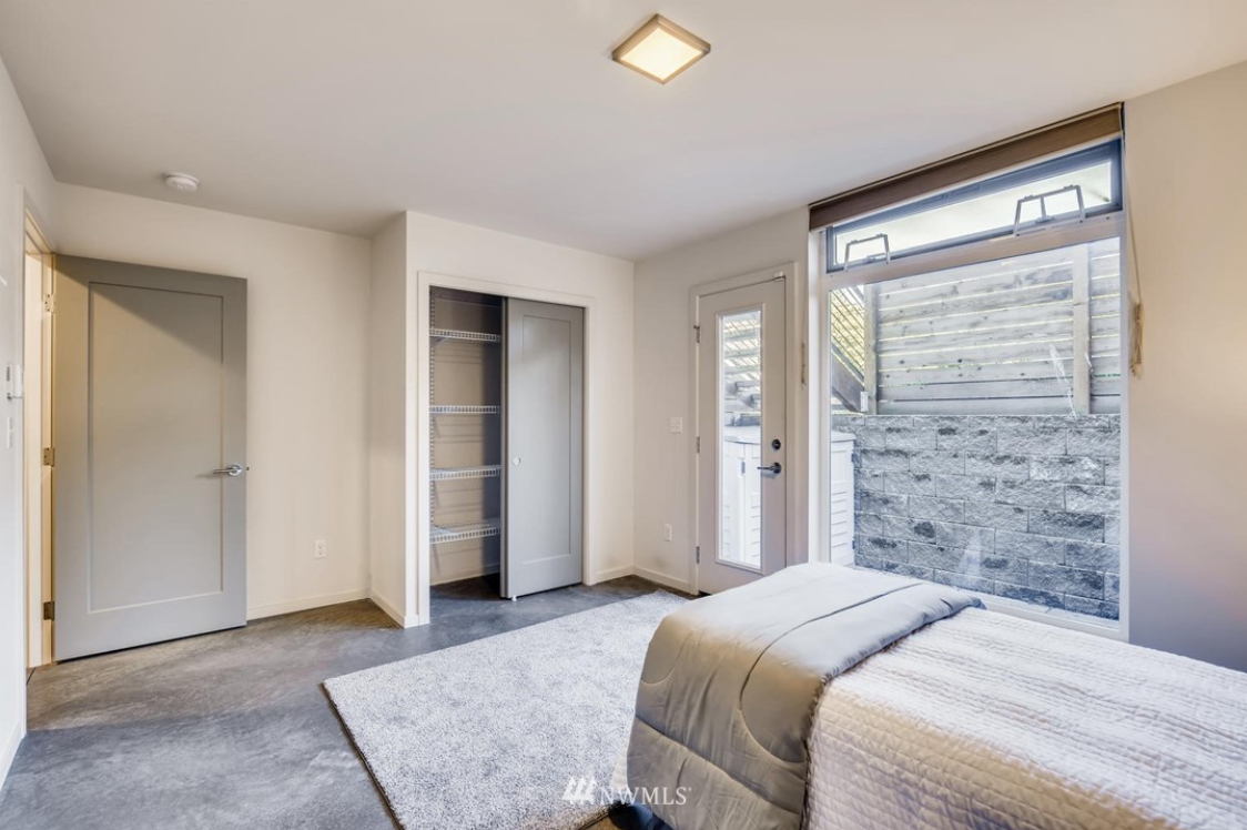11217 Greenwood Ave N #1 - Photo 7 of 14