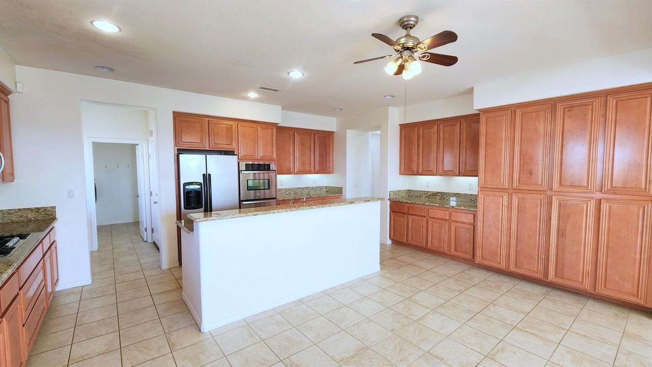 8387 Fall Creek Dr - Photo 3 of 29