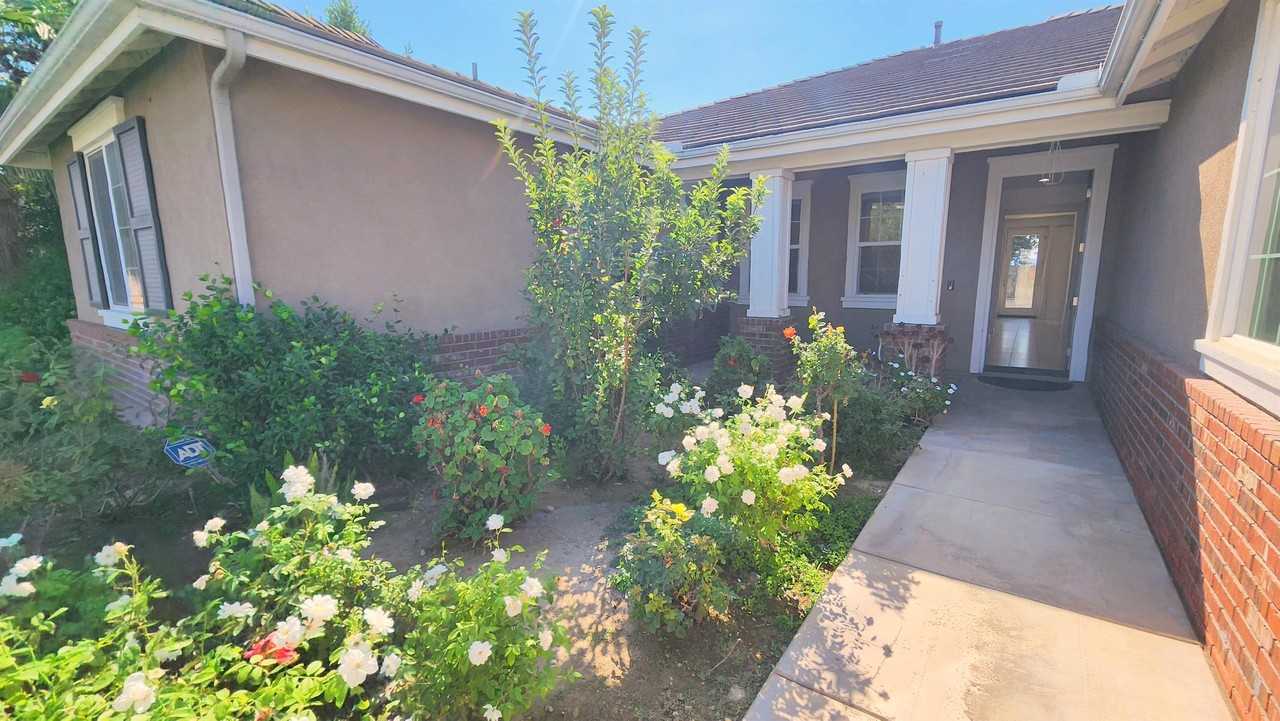 8387 Fall Creek Dr - Photo 5 of 29