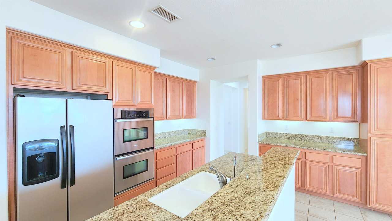 8387 Fall Creek Dr - Photo 2 of 29