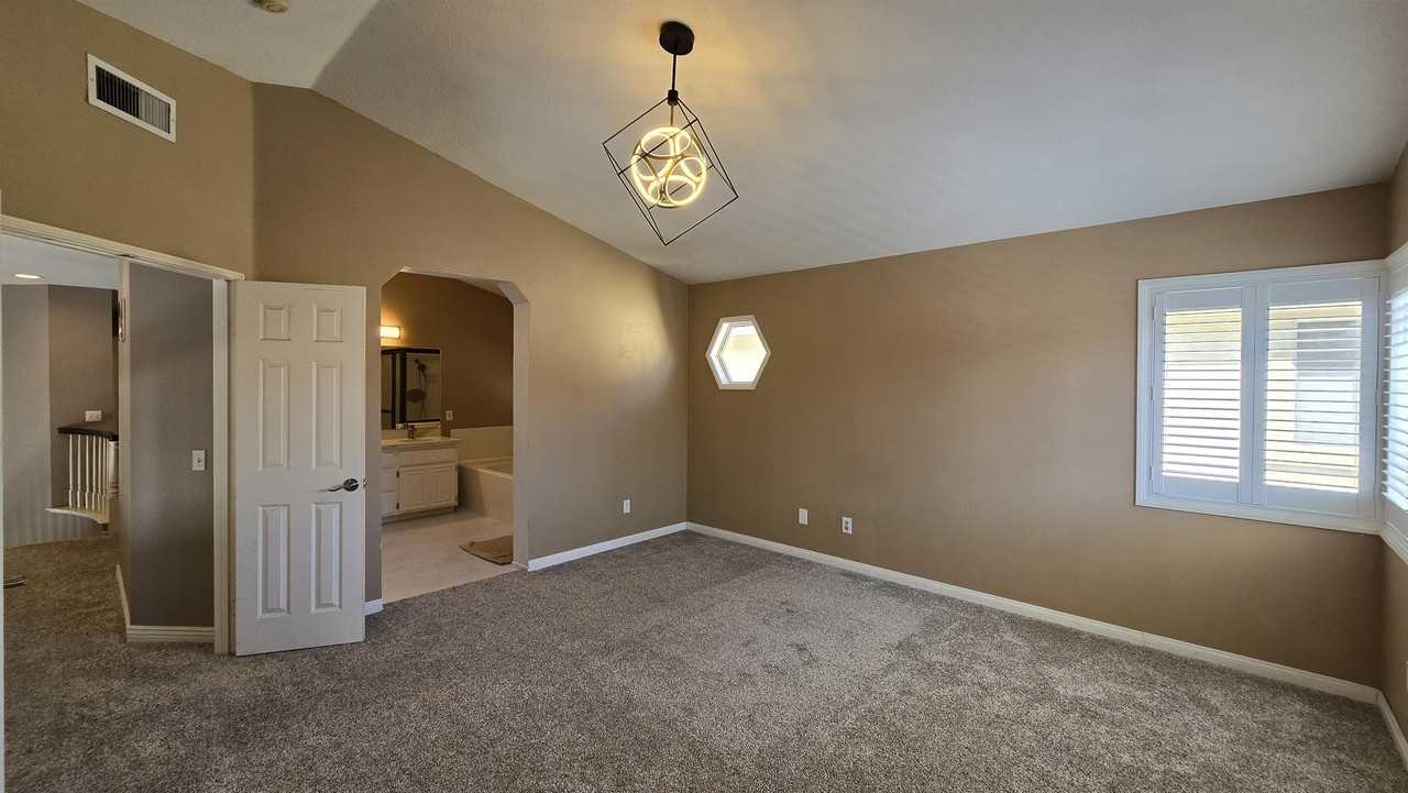 2192 Hedgerow Ln - Photo 6 of 30