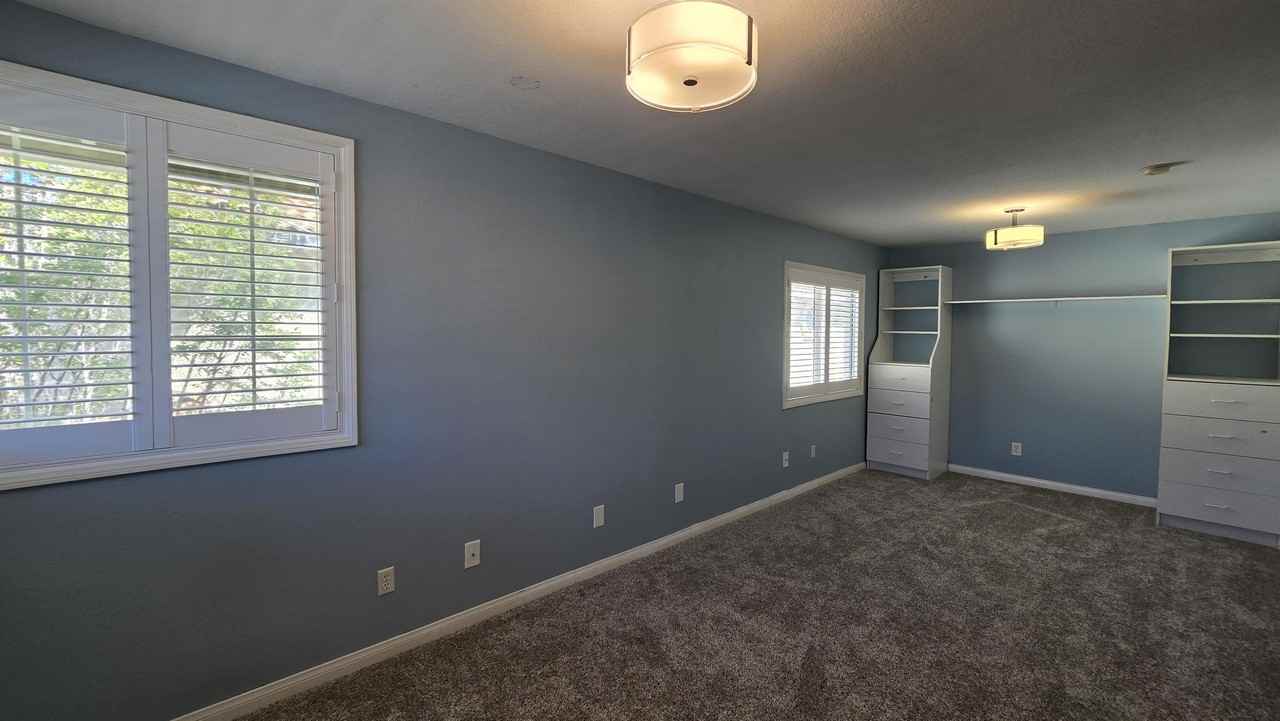 2192 Hedgerow Ln - Photo 5 of 30