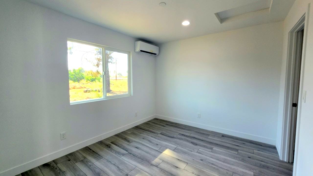 7539 Laurel Ave Fontana Ca #2 - Photo 4 of 14