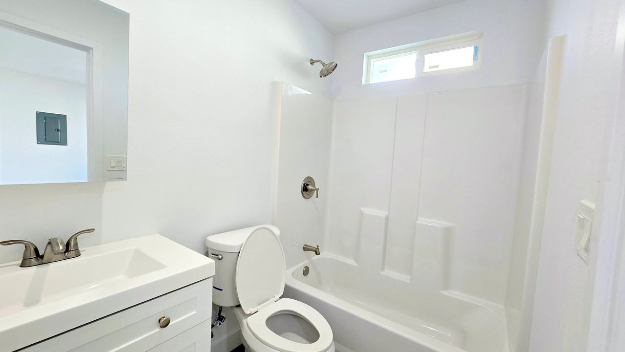 7539 Laurel Ave Fontana Ca #2 - Photo 2 of 14