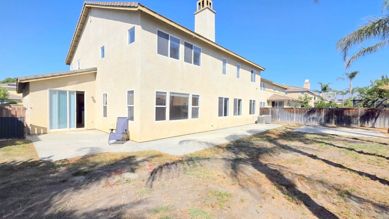 6536 Laurel St Eastvale Ca - Photo 2 of 31