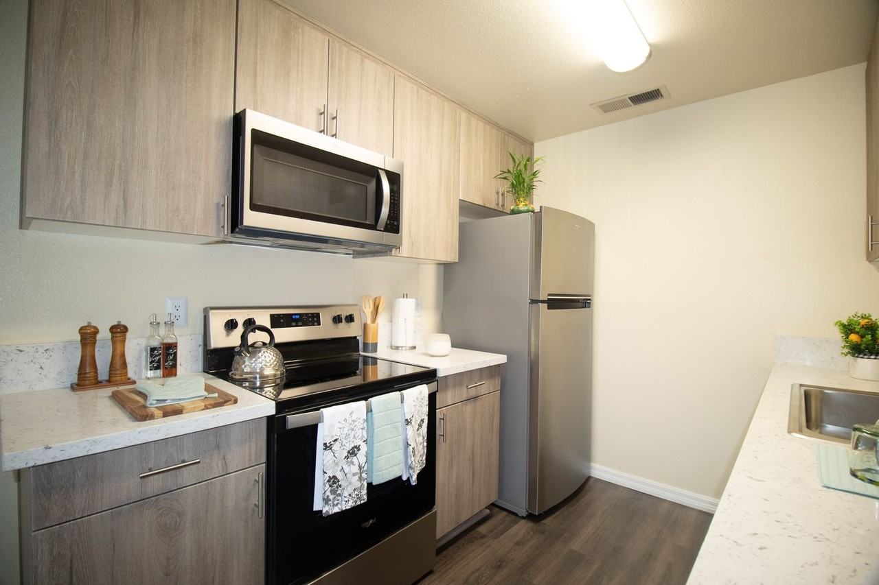 Gold Coast Apartments - Photo 2 of 25