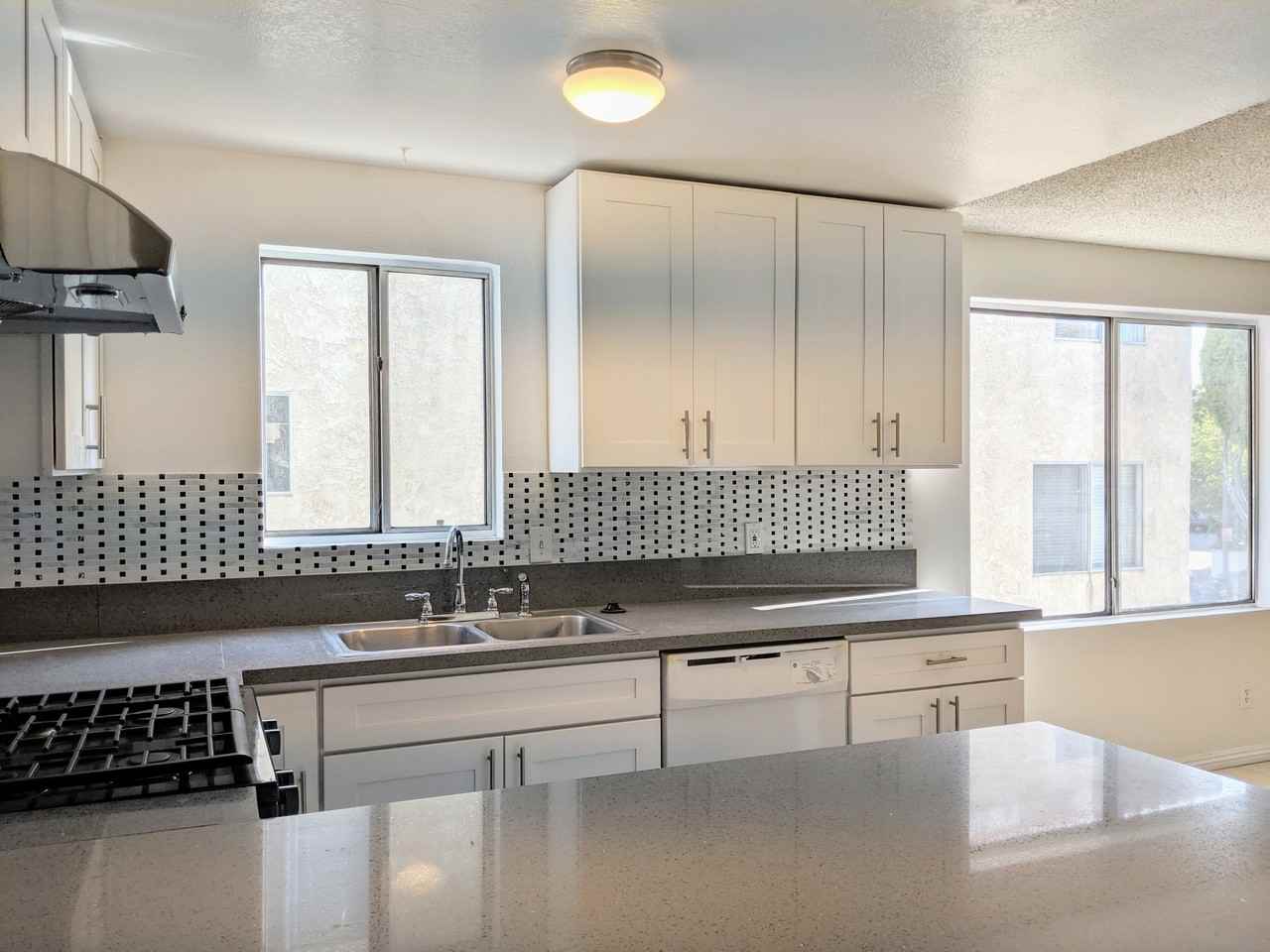 444 S Garfield Ave #B - Photo 5 of 22