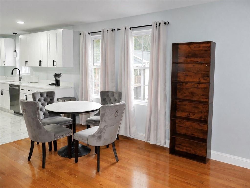 24 Hymer St ##2 - Photo 5 of 12