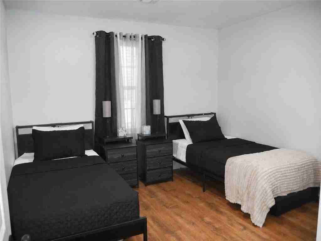24 Hymer St ##2 - Photo 6 of 12