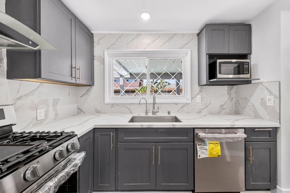 8321 Santa Margarita Ln - Photo 4 of 41