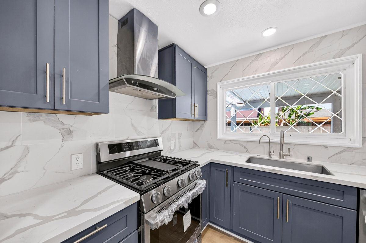 8321 Santa Margarita Ln - Photo 6 of 41