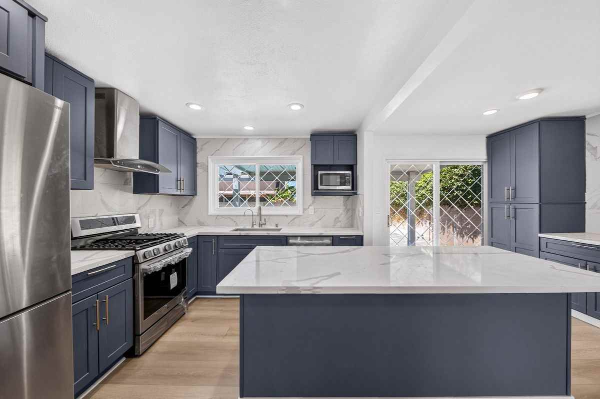8321 Santa Margarita Ln - Photo 7 of 41