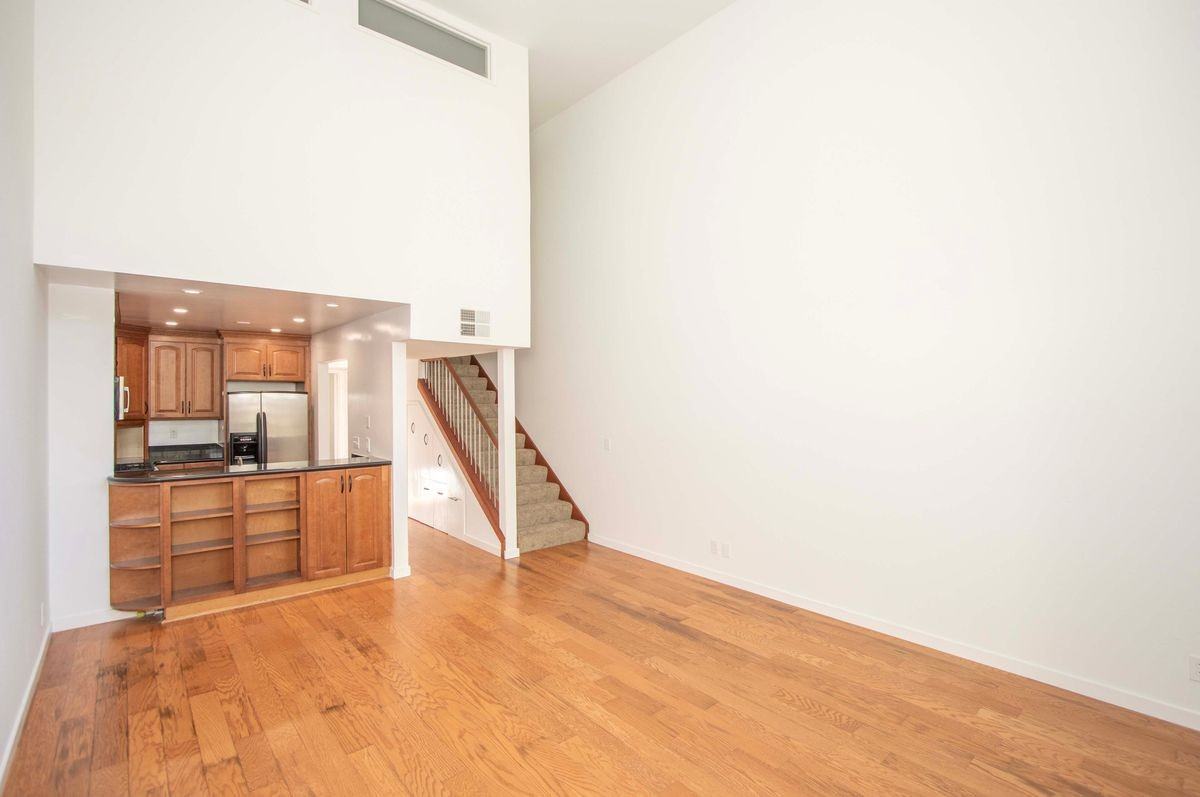 1253 Terra Nova Blvd - Photo 6 of 25