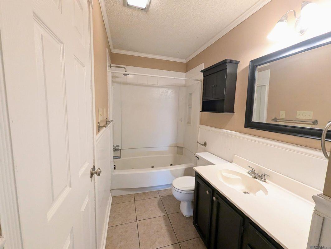 402 Lee Dr ##3c - Photo 4 of 10