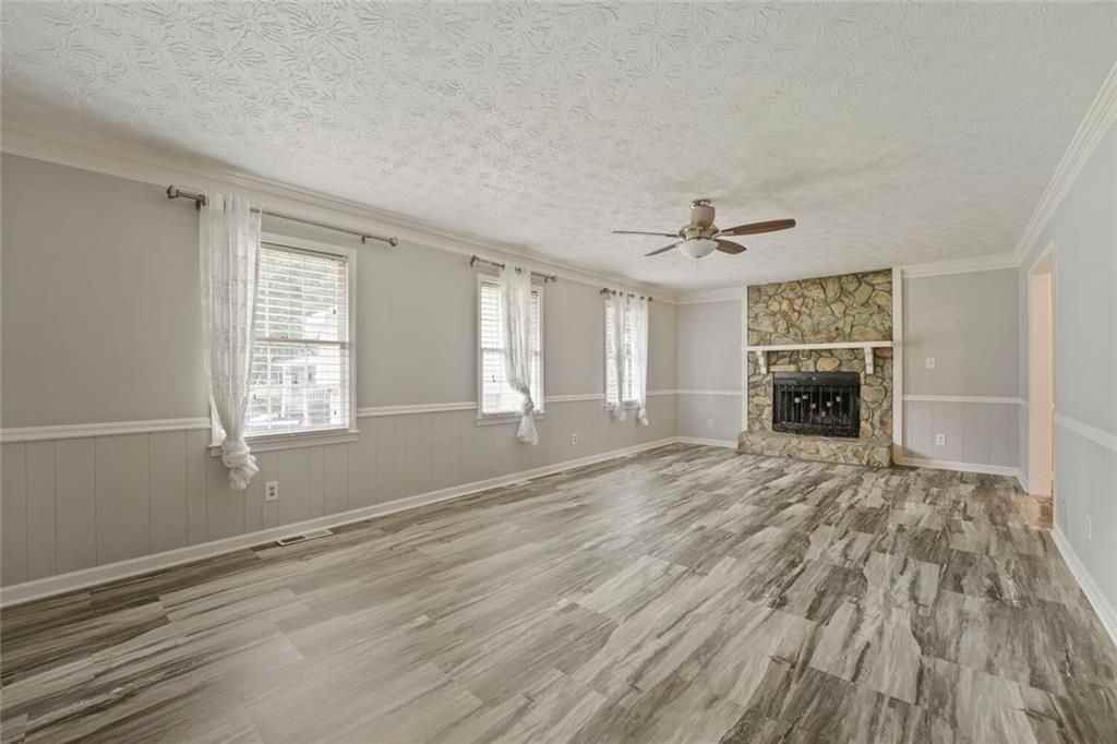 1456 Scholar Dr - Photo 5 of 28