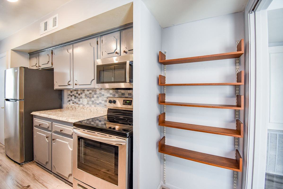 5202 Arboles Dr Apt 3 - Photo 3 of 8