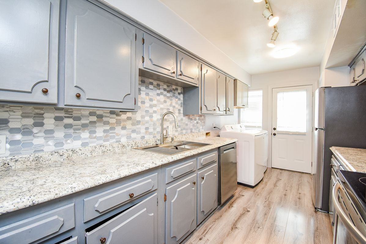 5202 Arboles Dr Apt 3 - Photo 5 of 8