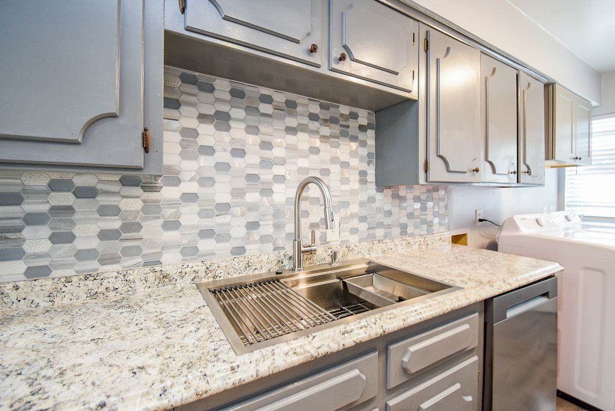 5202 Arboles Dr Apt 3 - Photo 6 of 8