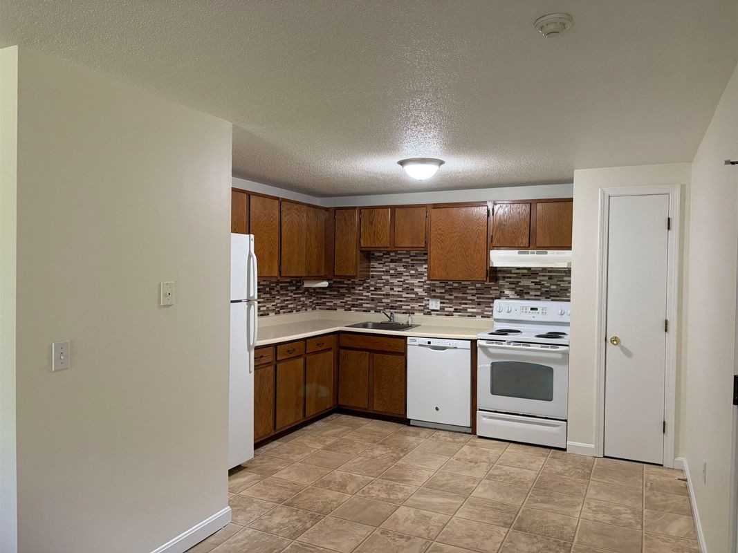 2108 White Cedar Blvd - Photo 4 of 22