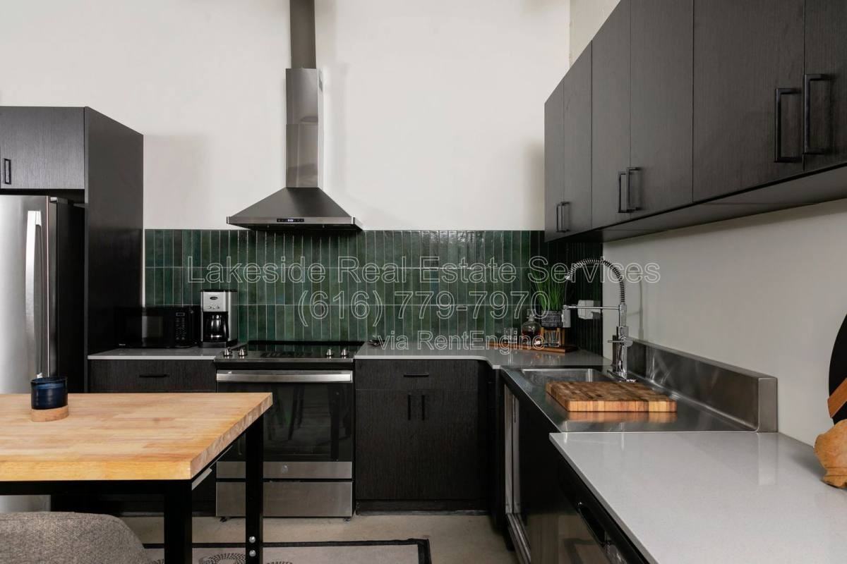 851 Fulton St W #104 - Photo 5 of 10