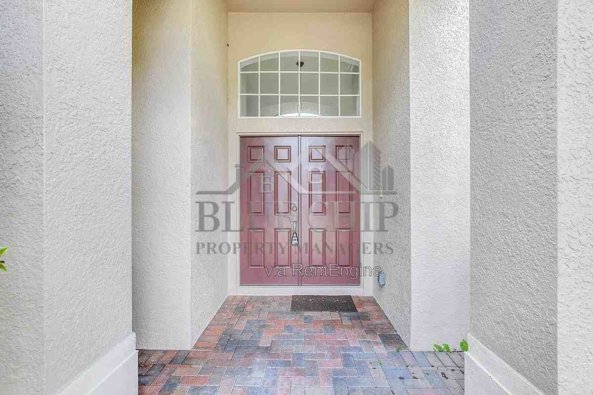 10074 Iverson Dr - Photo 2 of 10