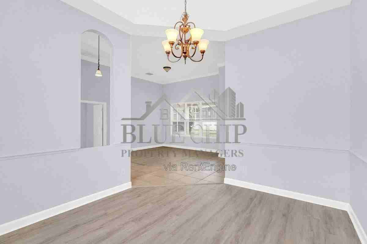 10074 Iverson Dr - Photo 7 of 10
