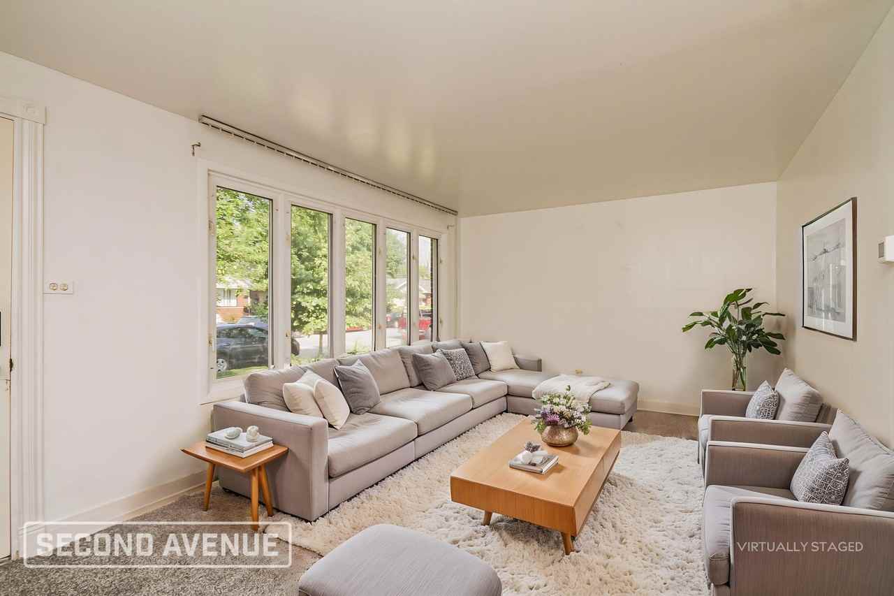 10935 S Buffalo Ave - Photo 2 of 20