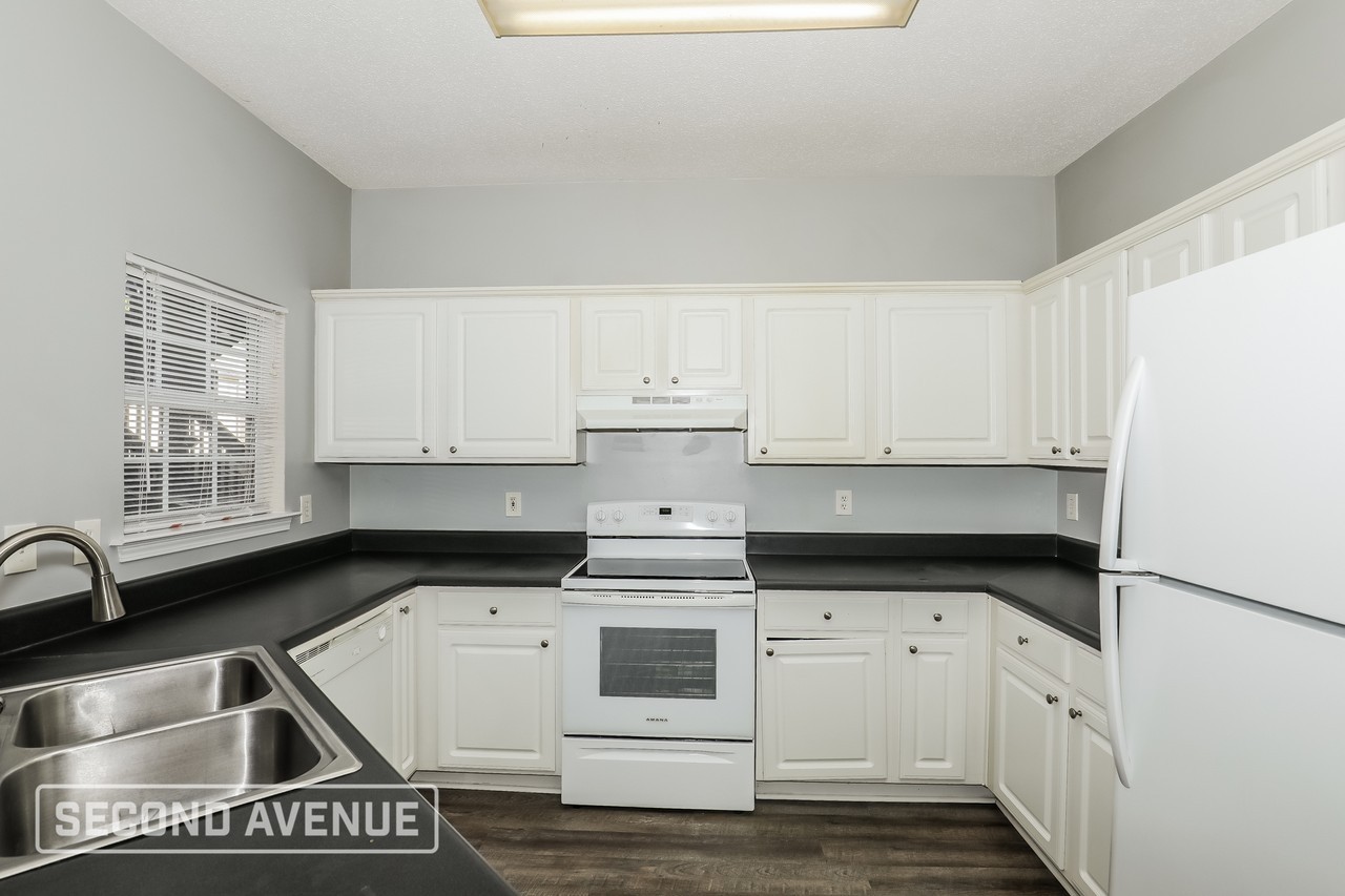 2398 Brianna Dr - Photo 6 of 18